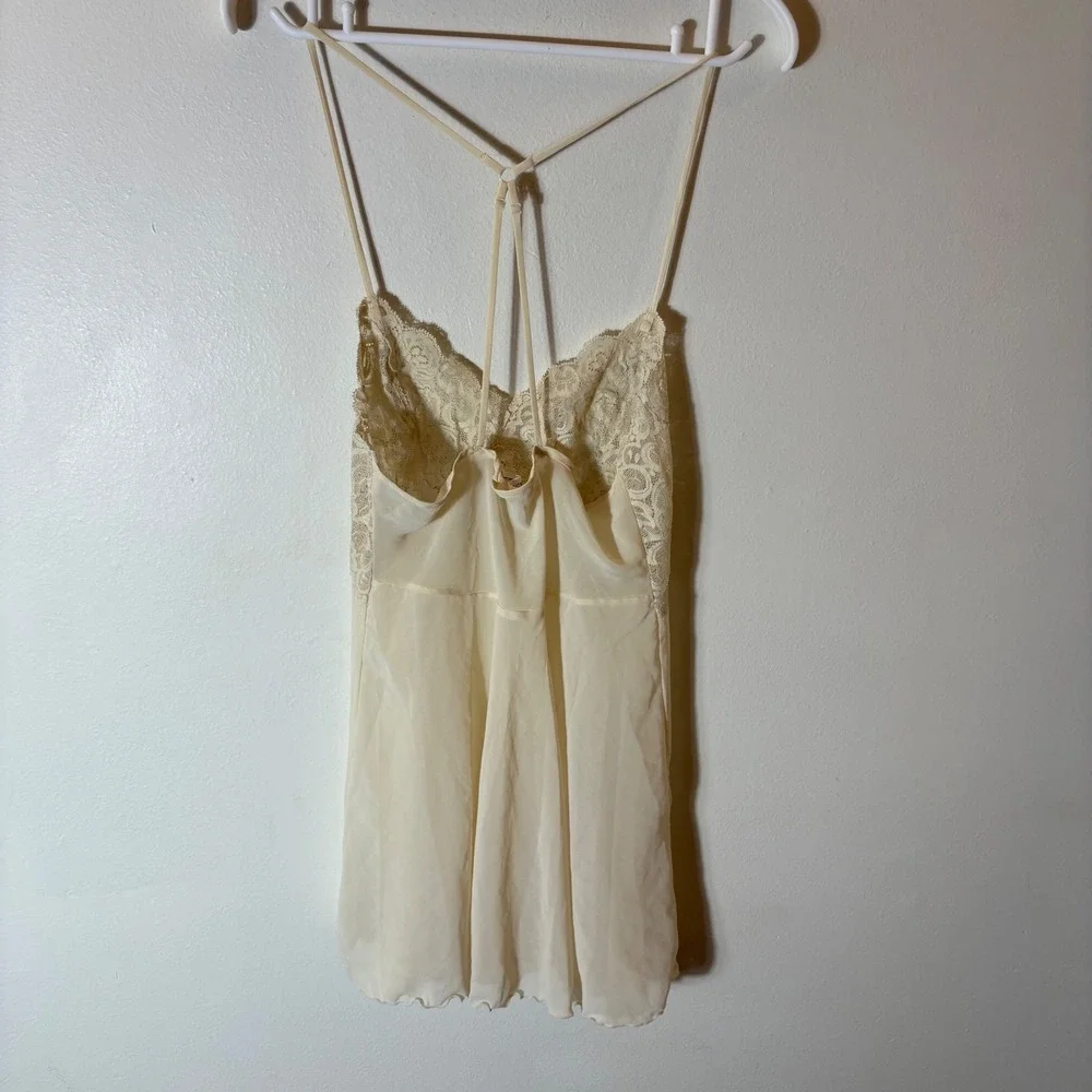 Victoria's Secret Ivory Lace Trim Slip‎ Chemise Nightgown Size Small